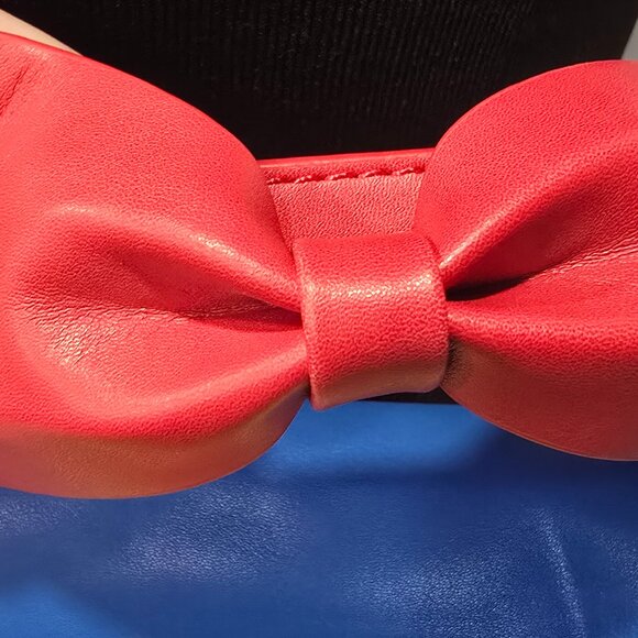 Loungefly Snow White and the Seven Dwarfs 85th Anniversary Crossbody Bag - Picture 8 of 9